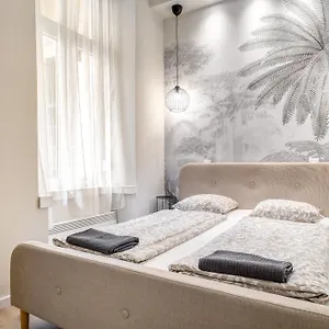 https://rakoczi-2-bedroom-stylish-apartment.inbudapesthotels.com